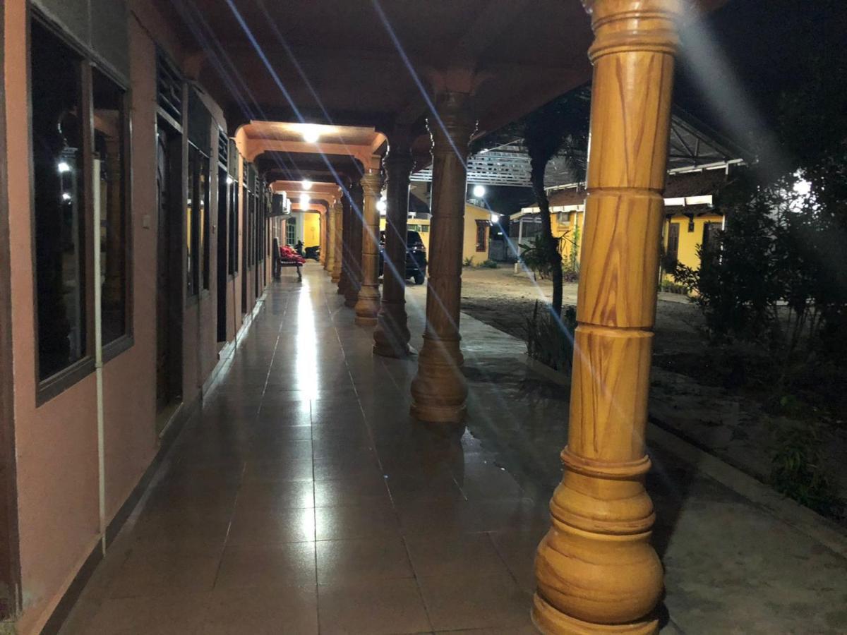 Hotel Arjuna Baturaja  Kültér fotó